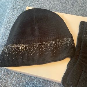 Hat gloves and scarf